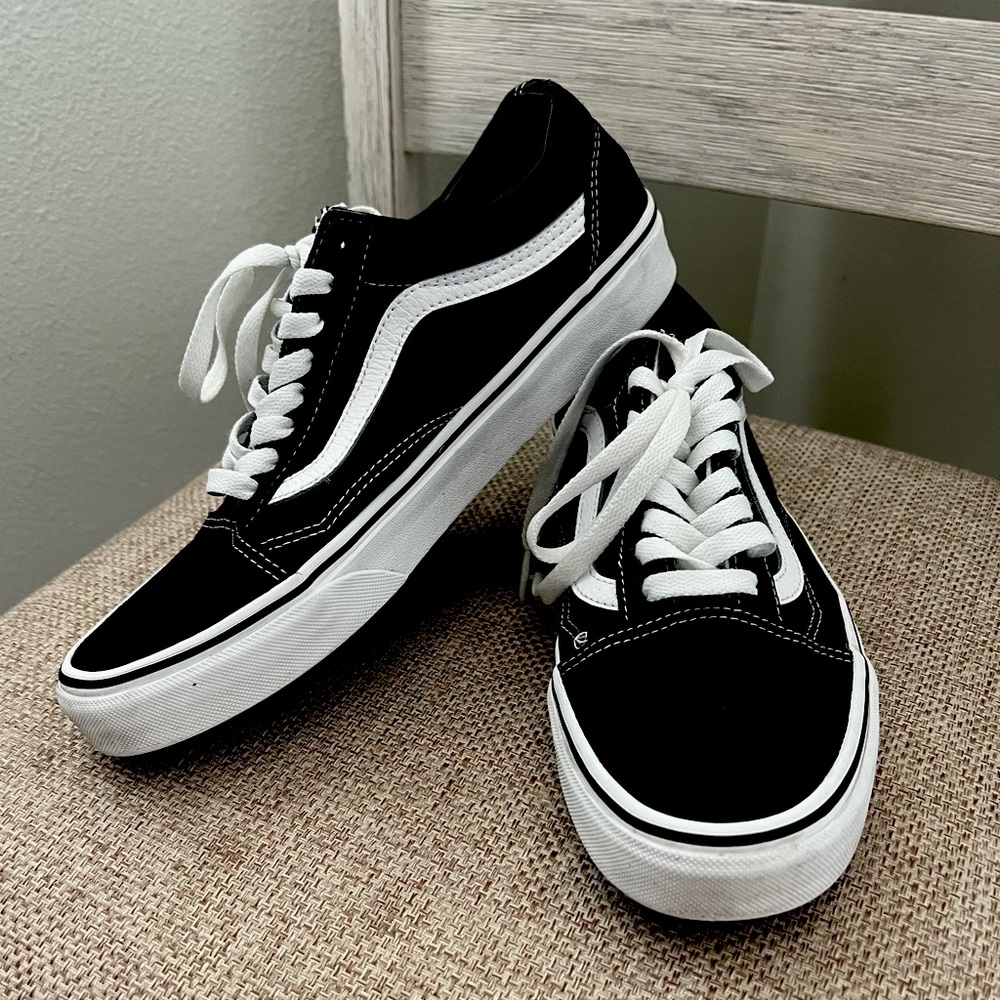 Old School Classic Vans. Size 8 Men. Size 9.5 Women.